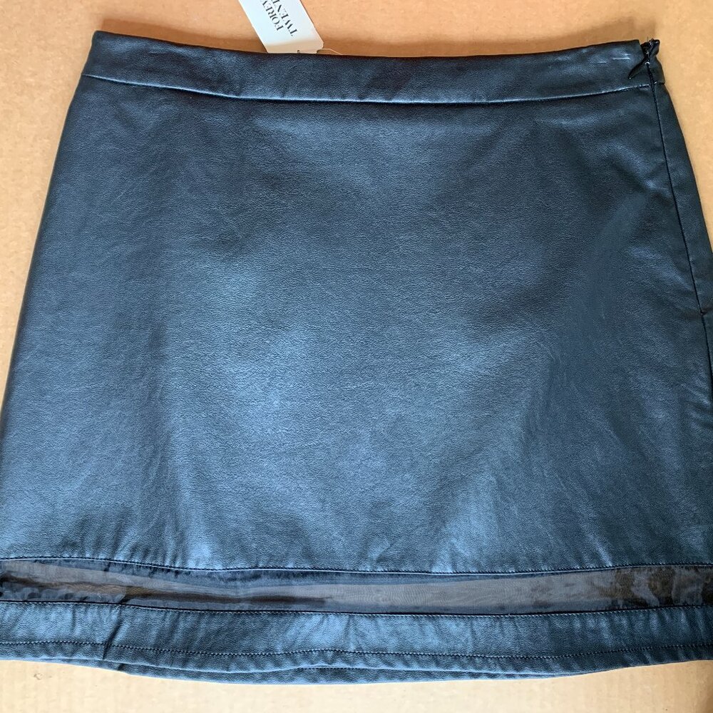 NWT Forever 21 womens youth black faux leather sexy mini skirt sz L New